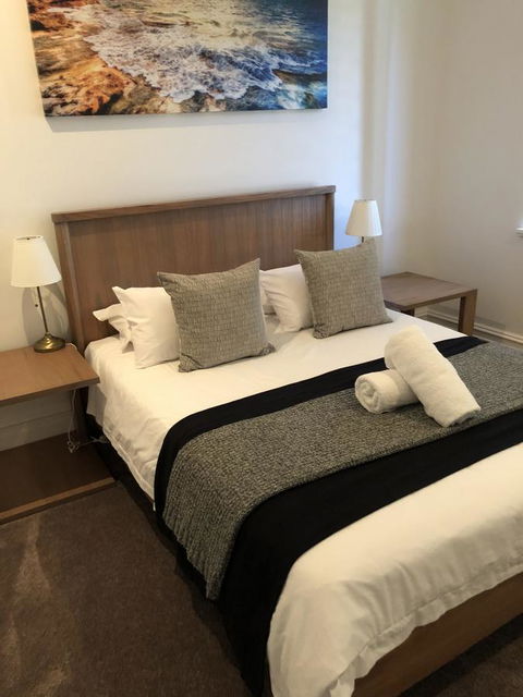 Caves Road Guest Houses - Holiday Cairns 7