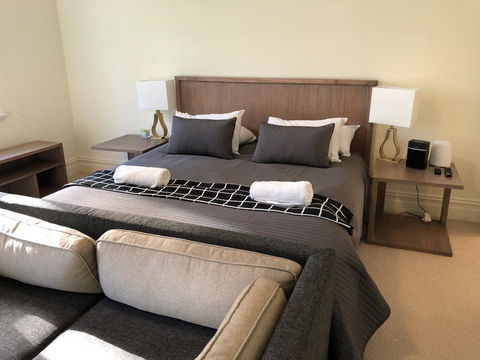 Caves Road Guest Houses - Holiday Cairns 10