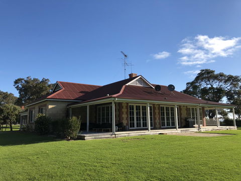 Caves Road Guest Houses - Holiday Cairns 14