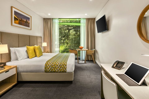 Quest Mounts Bay Road - Holiday Cairns 0