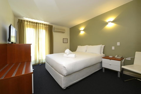 Sullivans Hotel - Holiday Cairns 30