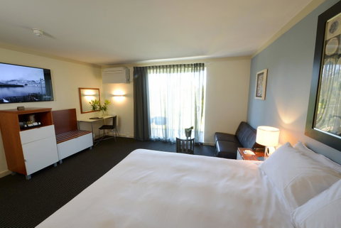 Sullivans Hotel - Holiday Cairns 1