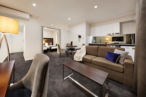 Attika Hotel - Holiday Cairns 8