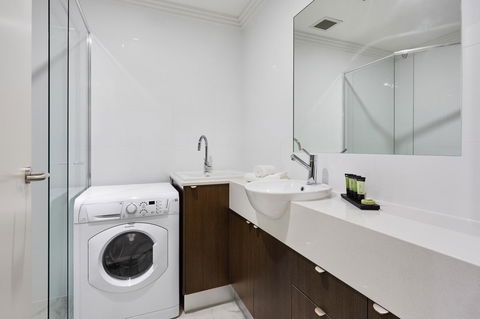 Attika Hotel - Holiday Cairns 20