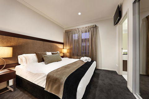 Attika Hotel - Holiday Cairns 5
