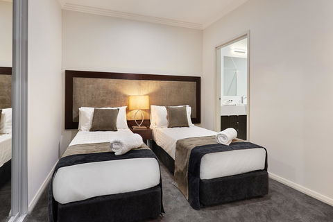 Attika Hotel - Holiday Cairns 15