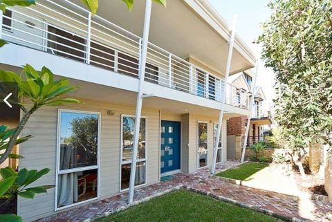 Fremantle Local Beach Studio - Holiday Cairns 20