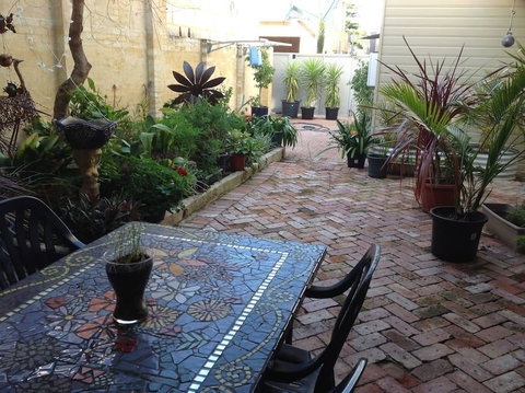 Fremantle Local Beach Studio - Holiday Cairns 23