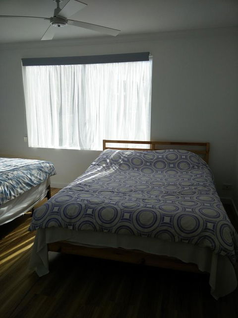 DIANELLA Budget Rooms Happy Place To Stay - Holiday Cairns 14
