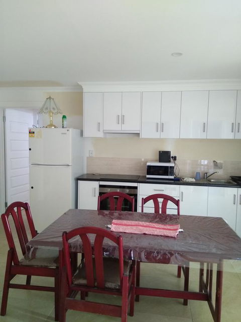 DIANELLA Budget Rooms Happy Place To Stay - Holiday Cairns 8