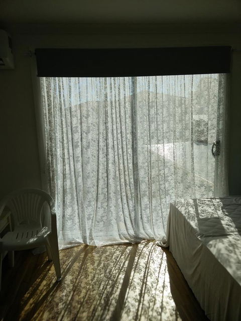 DIANELLA Budget Rooms Happy Place To Stay - Holiday Cairns 18