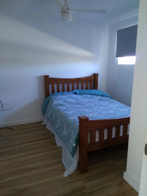 DIANELLA Budget Rooms Happy Place To Stay - Holiday Cairns 36