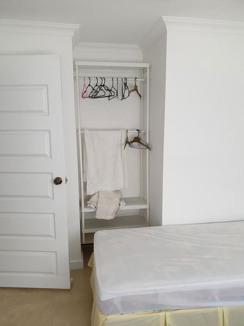 DIANELLA Budget Rooms Happy Place To Stay - Holiday Cairns 3