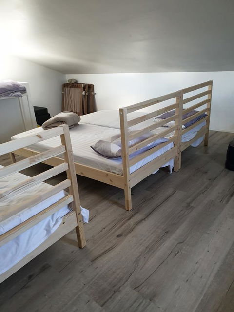 DIANELLA Budget Rooms Happy Place To Stay - Holiday Cairns 21
