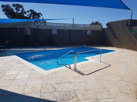 Mandurah Foreshore Motel - Holiday Cairns 5