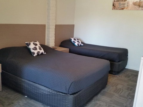 Mandurah Foreshore Motel - Holiday Cairns 7
