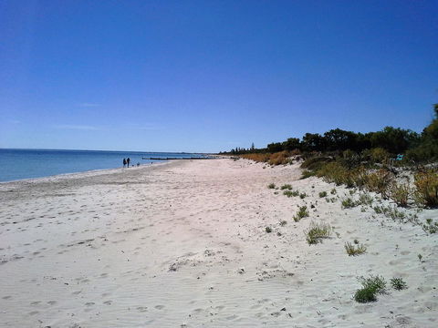 Busselton Beachfront - Holiday Cairns 10