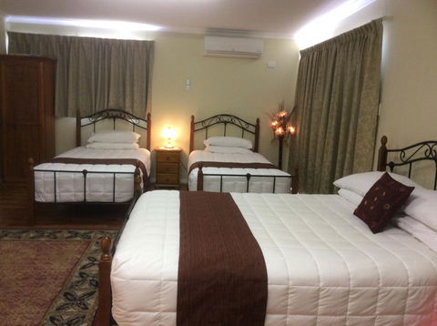 Armadale Cottage Bed & Breakfast - Holiday Cairns 5
