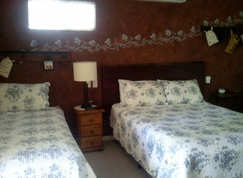 Armadale Cottage Bed & Breakfast - Holiday Cairns 30