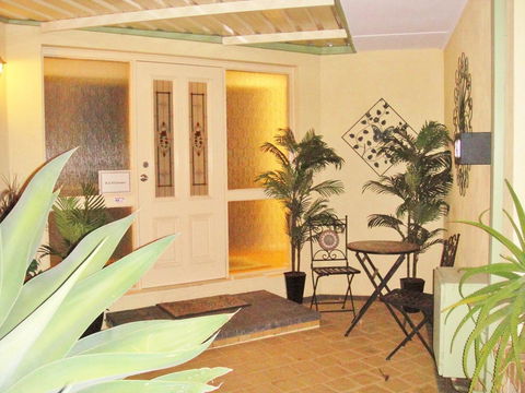Armadale Cottage Bed & Breakfast - Holiday Cairns 0