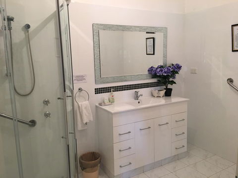 Armadale Cottage Bed & Breakfast - Holiday Cairns 25