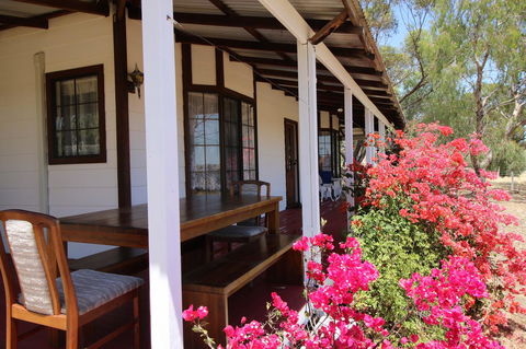 Daisy Cottage - Holiday Cairns 0