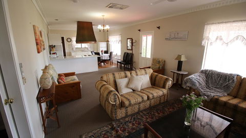 Daisy Cottage - Holiday Cairns 2