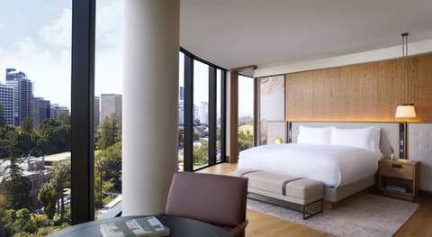 The Ritz-Carlton, Perth - Holiday Cairns 7