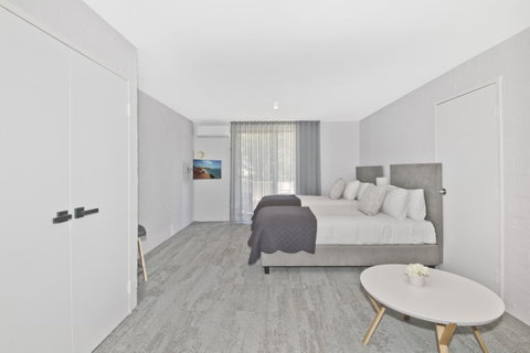 Atrium Hotel Mandurah - Holiday Cairns 23