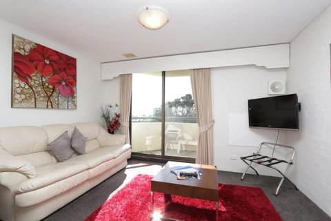 Atrium Hotel Mandurah - Holiday Cairns 42
