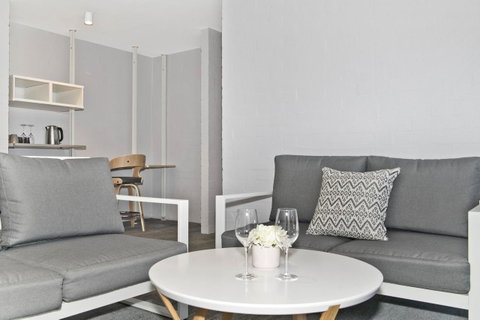 Atrium Hotel Mandurah - Holiday Cairns 22