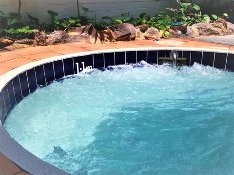 Atrium Hotel Mandurah - Holiday Cairns 24