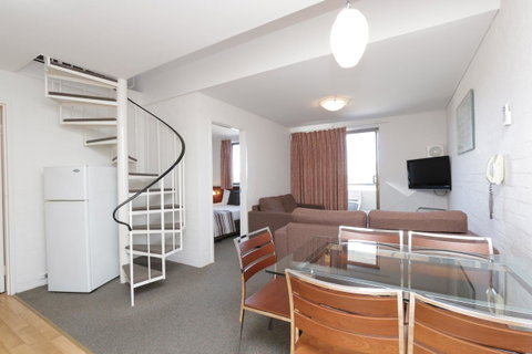 Atrium Hotel Mandurah - Holiday Cairns 21