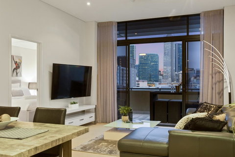 The Executive Penthouse - Holiday Cairns 4