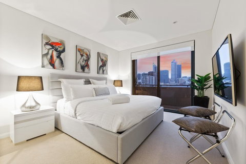 The Executive Penthouse - Holiday Cairns 0
