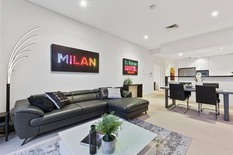 The Executive Penthouse - Holiday Cairns 2