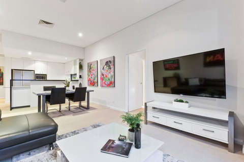 The Executive Penthouse - Holiday Cairns 7