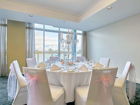 The Sebel Mandurah - Holiday Cairns 25