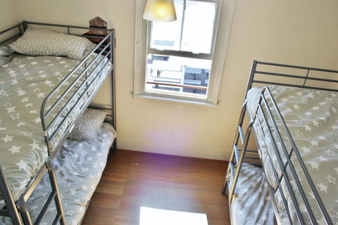 The Hive Hostel - Traveler Friendly, Passport Only - Holiday Cairns 39