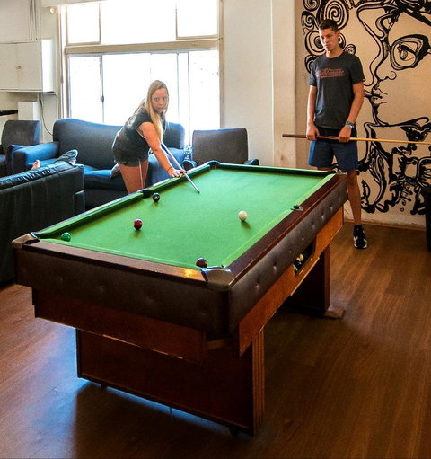 The Hive Hostel - Traveler Friendly, Passport Only - Holiday Cairns 4