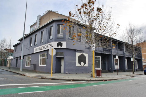 The Hive Hostel - Traveler Friendly, Passport Only - Holiday Cairns 3