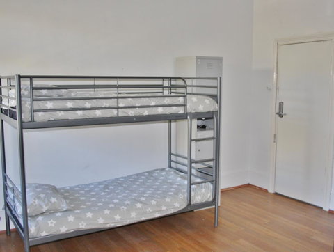 The Hive Hostel - Traveler Friendly, Passport Only - Holiday Cairns 35