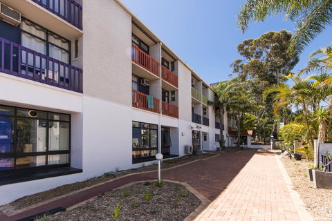 Billabong Backpackers Resort - Holiday Cairns 32