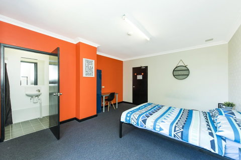 Billabong Backpackers Resort - Holiday Cairns 10