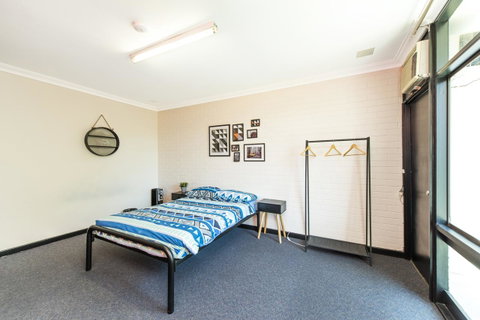 Billabong Backpackers Resort - Holiday Cairns 9