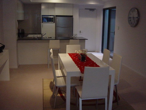 188 Apartments - Holiday Cairns 2