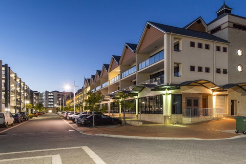 Dolphin Quay Apartments - Holiday Cairns 18