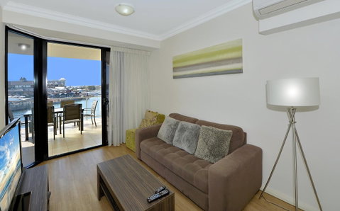 Dolphin Quay Apartments - Holiday Cairns 3