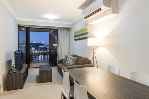 Dolphin Quay Apartments - Holiday Cairns 19