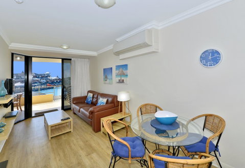 Dolphin Quay Apartments - Holiday Cairns 12